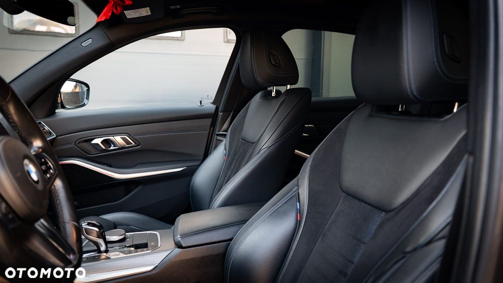 BMW Seria 3 320d M Sport - 16