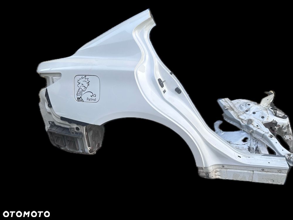 Infiniti Q50 ćwiartka prawy tył poszycie błotnik