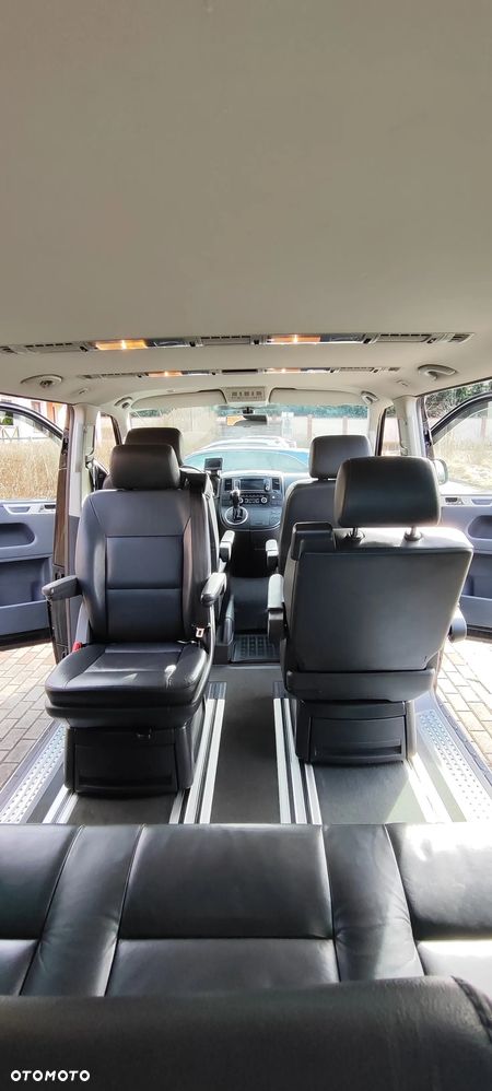 Volkswagen Multivan - 13