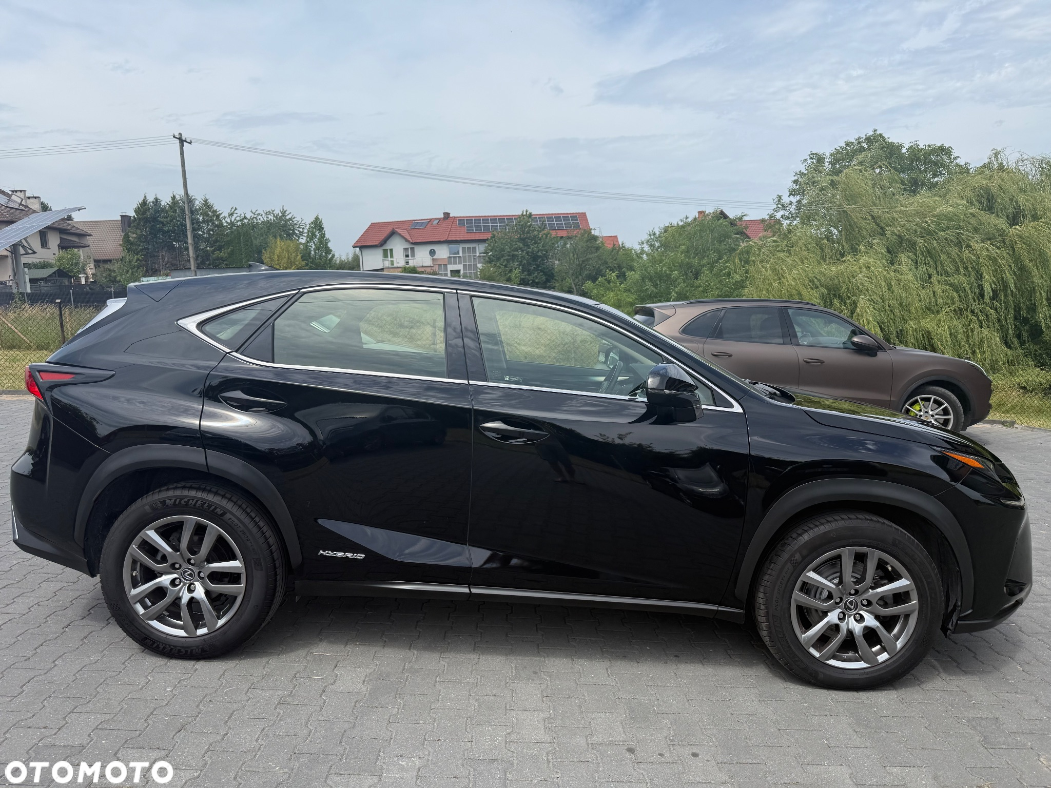 Lexus NX 300h Style Edition - 4