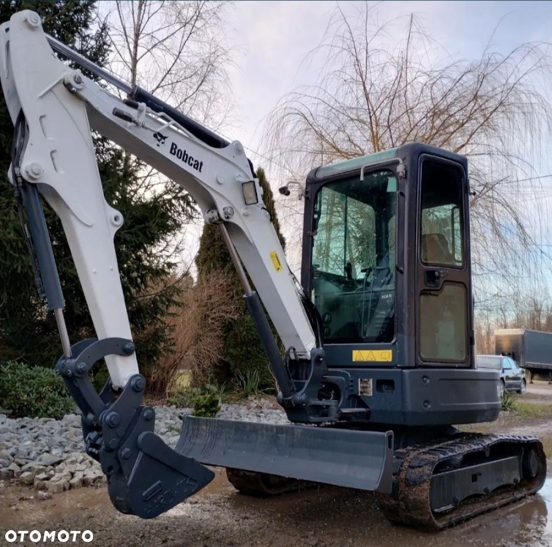 Bobcat B26 - 1