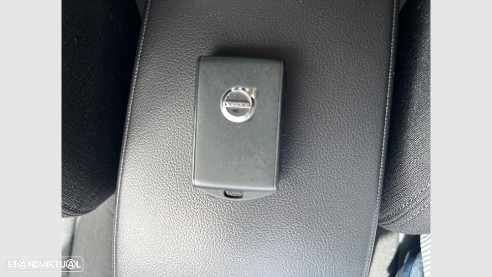 Volvo XC 40 1.5 T3 Momentum Tech Edition - 17