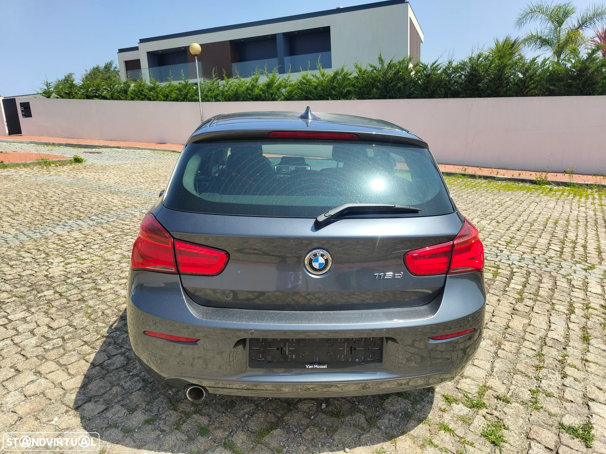 BMW 116 d EfficientDynamics - 8