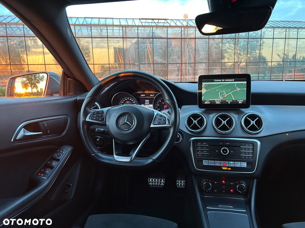 Mercedes-Benz CLA 180 7G-DCT AMG Line - 19