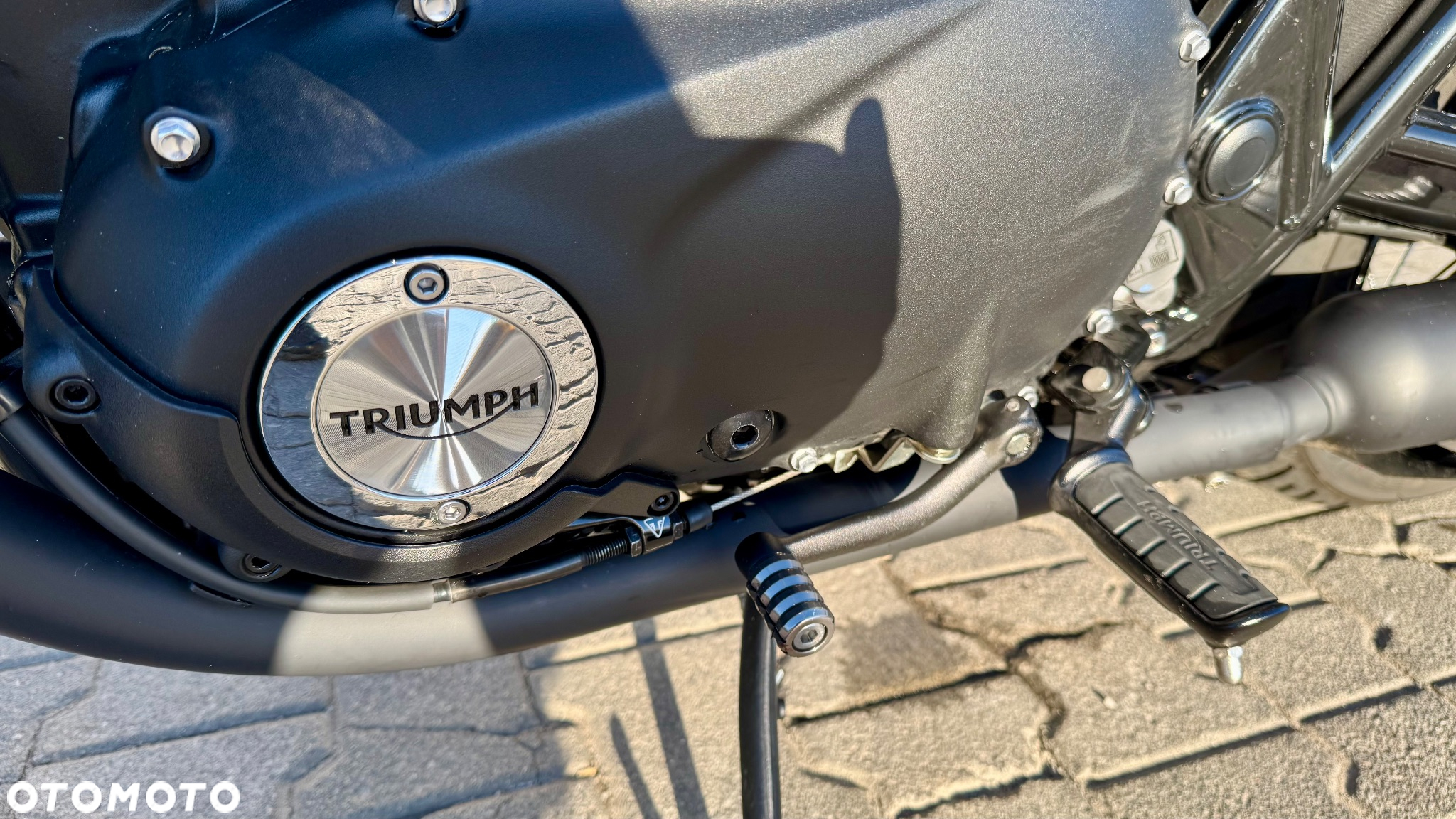 Triumph Bonneville - 14