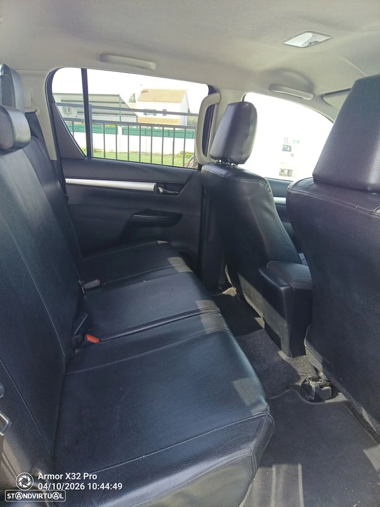 Toyota Hilux 2.4 D-4D 2WD CD Tracker - 18