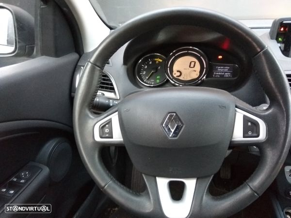 Para Peças Renault Megane Iii Três Volumes - 10