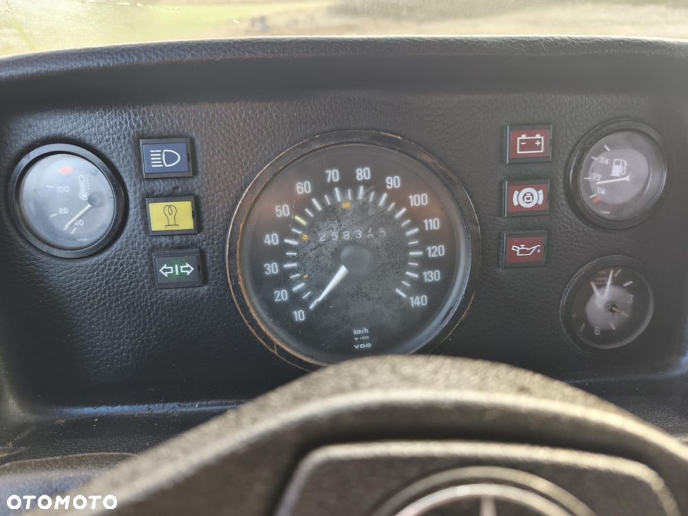 Mercedes-Benz 207 D - 14