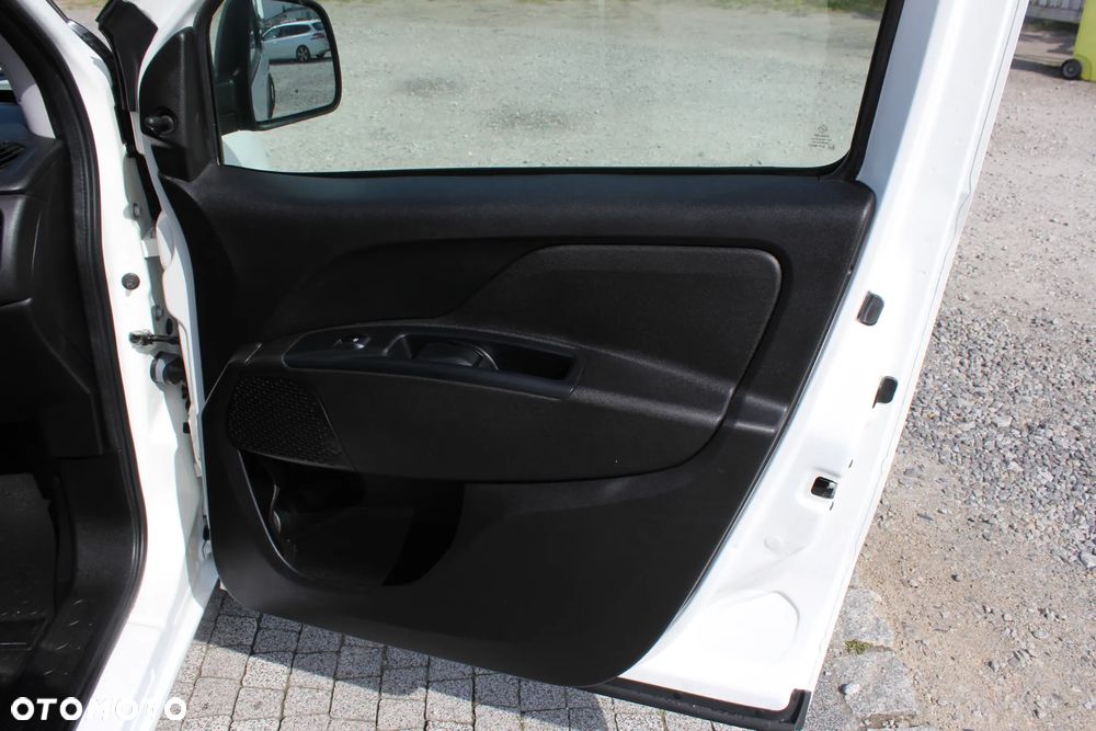 Fiat Doblo - 17
