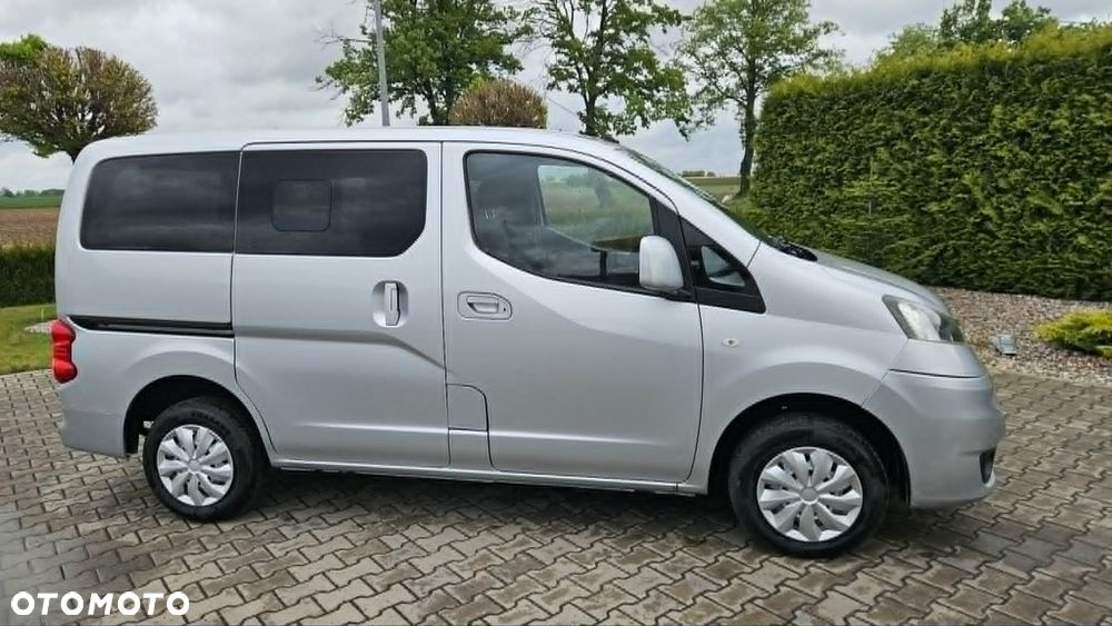 Nissan NV 200 Evalia - 11
