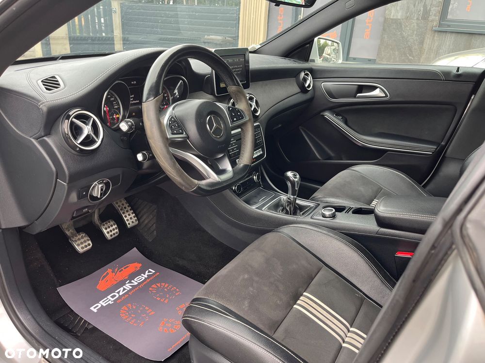 Mercedes-Benz CLA 180 Peak Edition - 8
