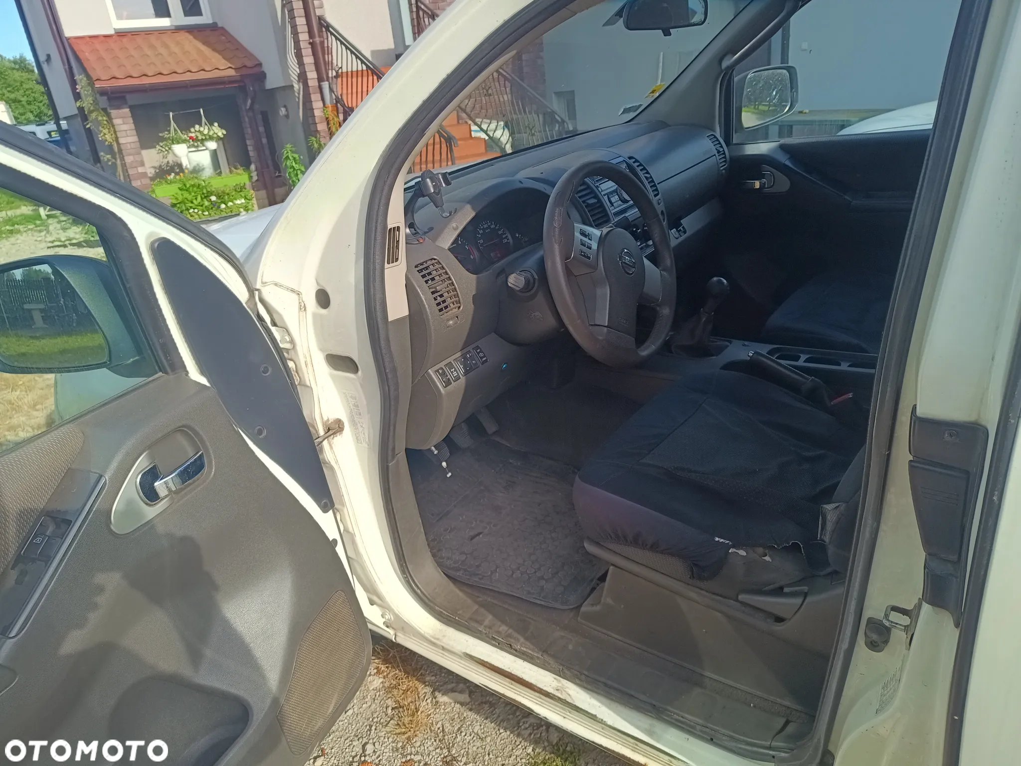 Nissan Navara 2.5 D FE - 6