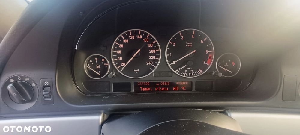 BMW Seria 5 - 10