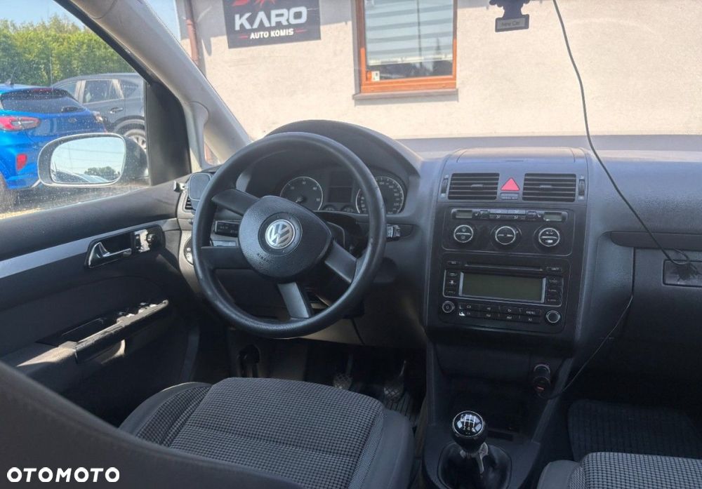 Volkswagen Touran - 19