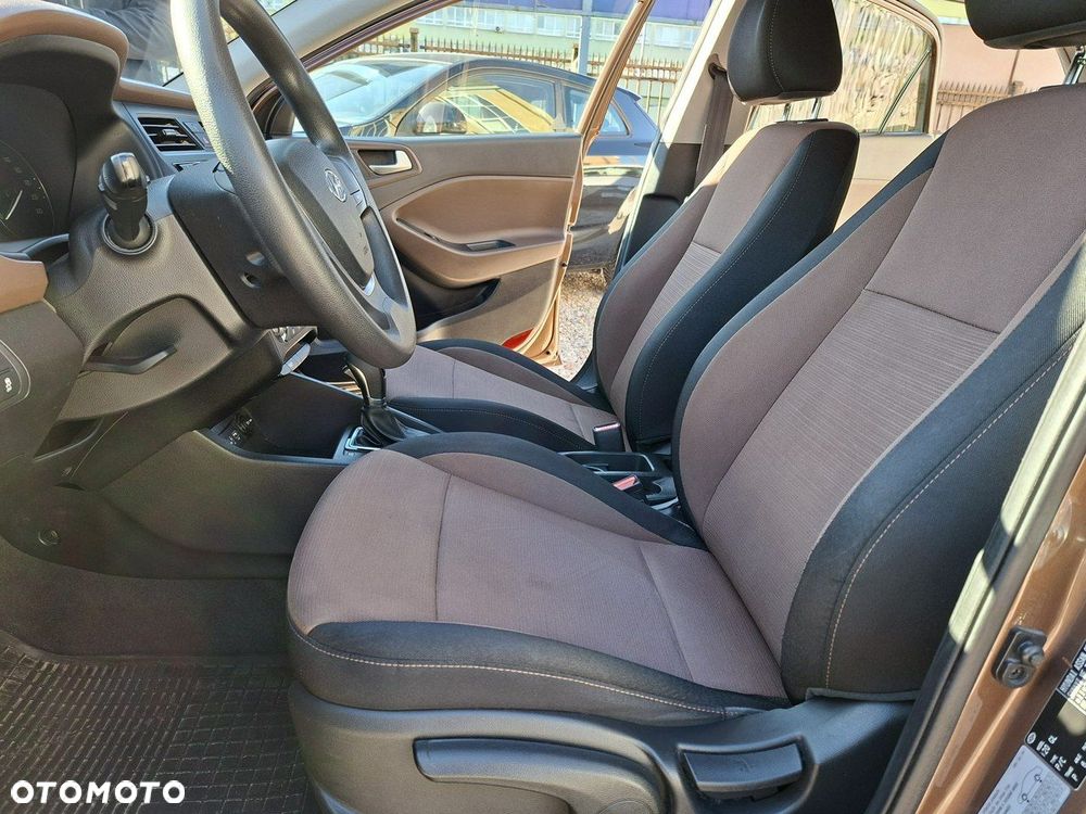 Hyundai i20 1.4 Classic + - 17