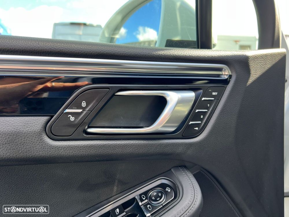 Porsche Macan S - 35