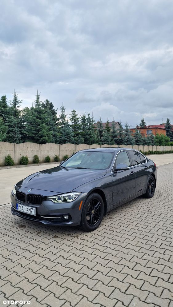 BMW Seria 3 328i - 2