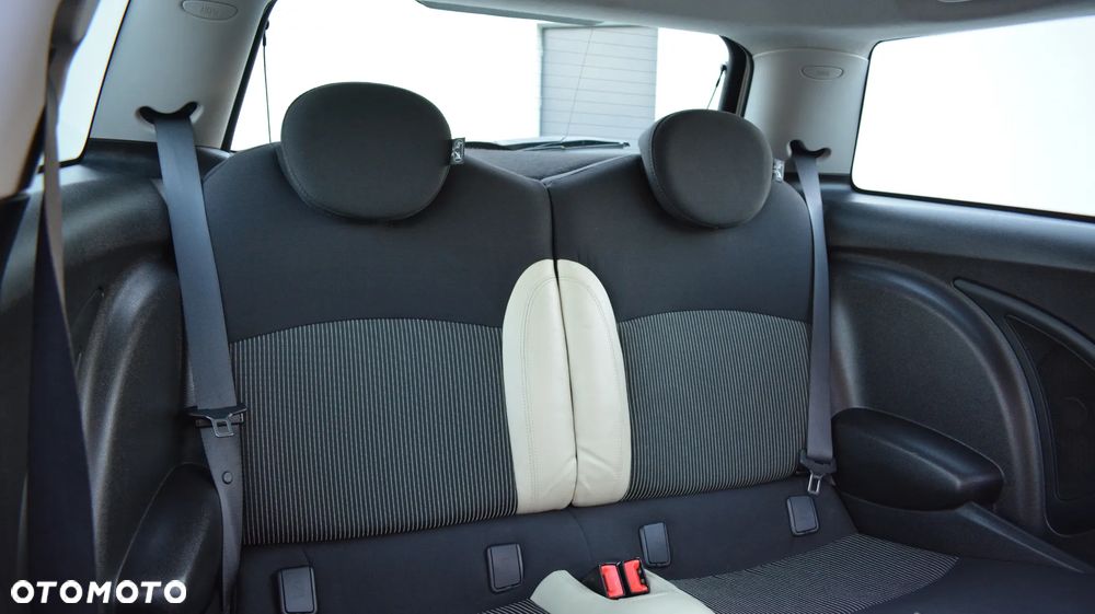 MINI Cooper Standard - 30