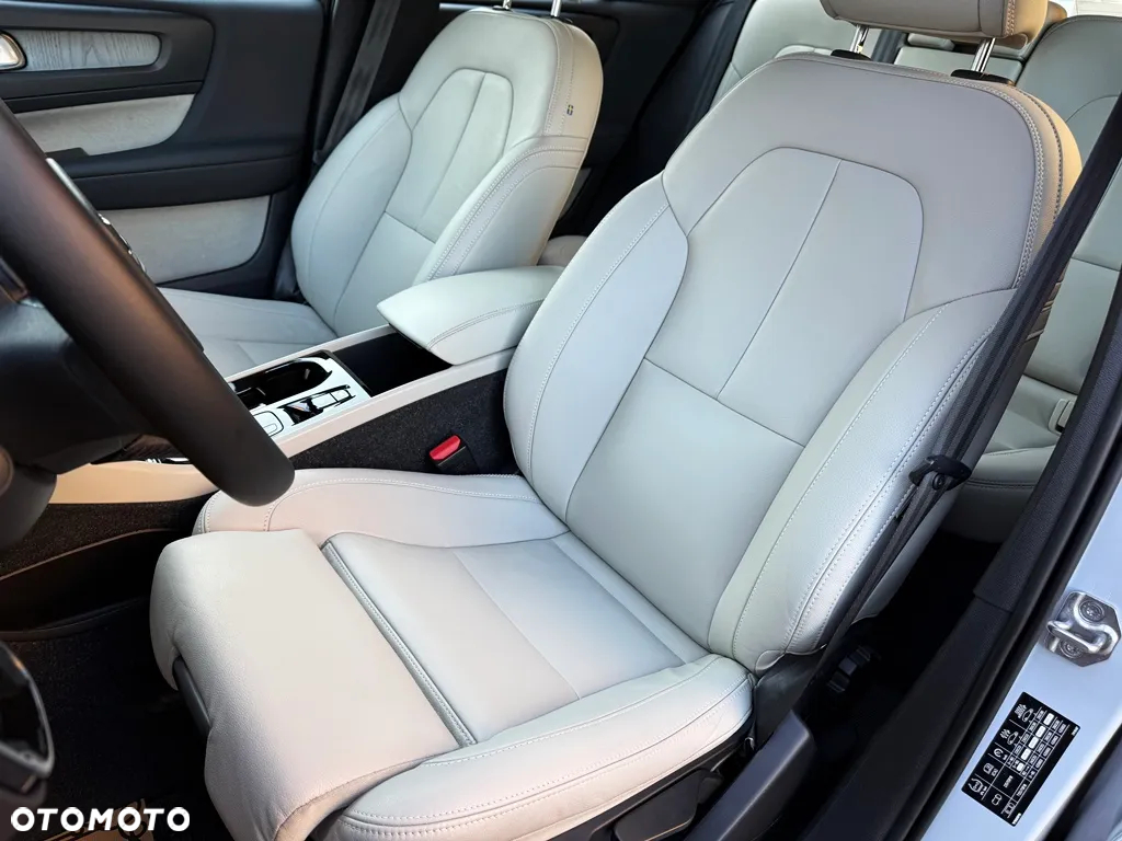 Volvo XC 40 T3 Inscription - 32