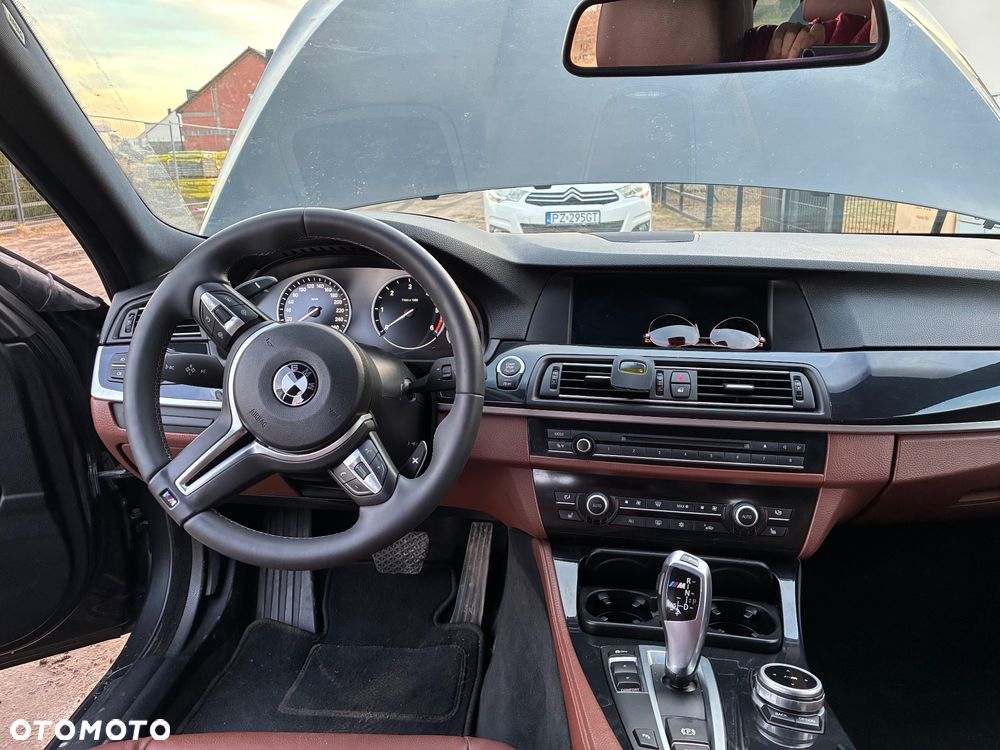 BMW Seria 5 525d Luxury Line - 10