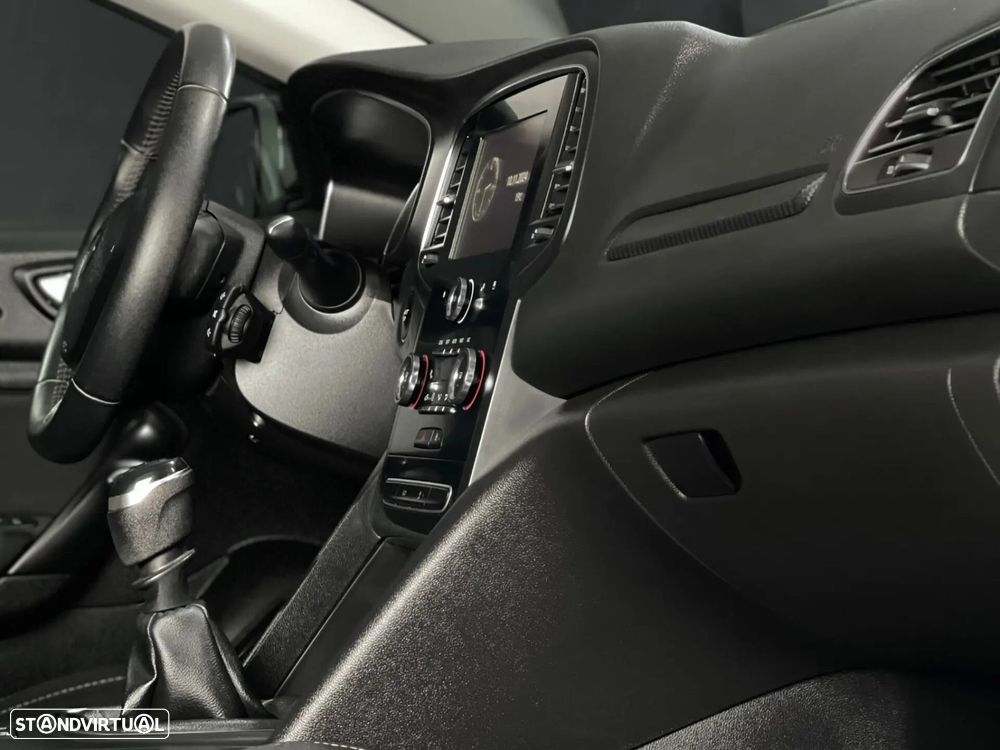 Renault Mégane Sport Tourer - 8