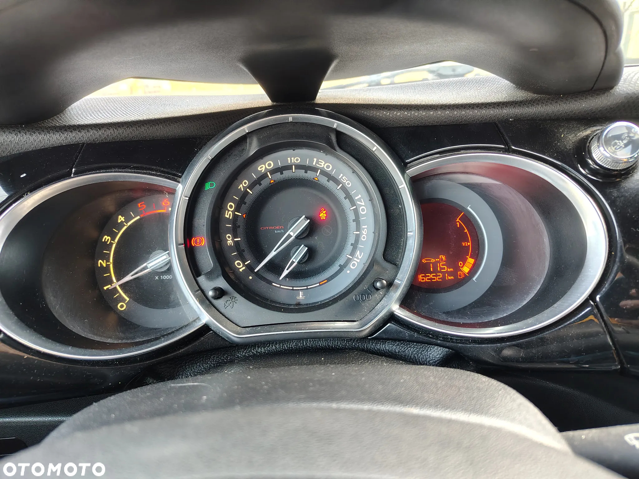 Citroën DS3 HDi 90 FAP SoChic - 13