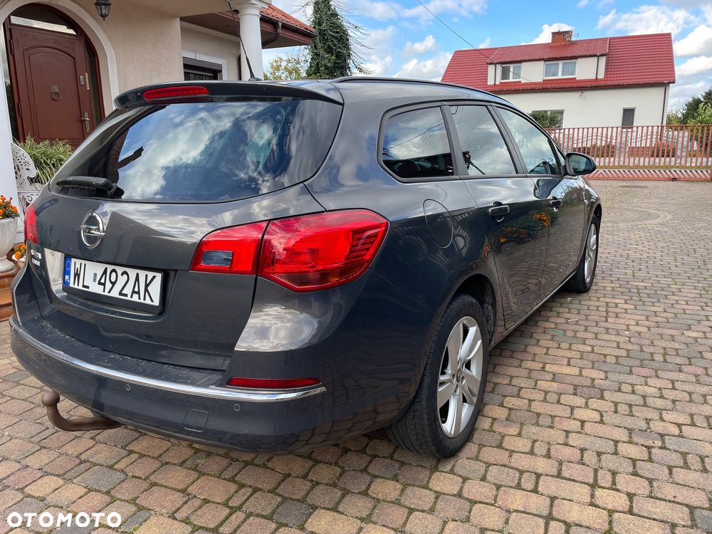 Opel Astra 2012 photo 4