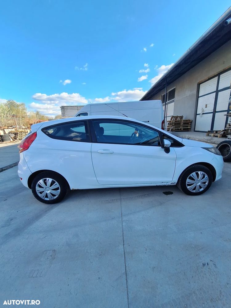 Ford Fiesta 1.4 TDCI Ambiente - 3