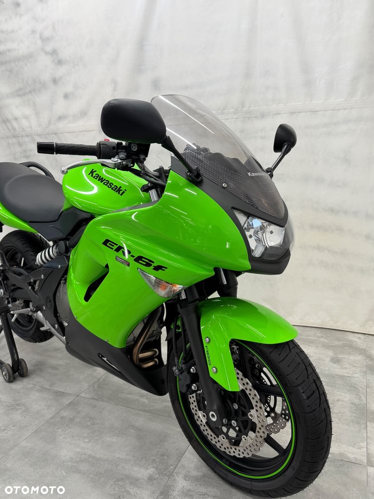 Kawasaki ER - 8