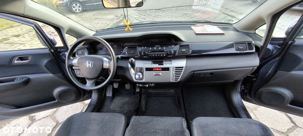 Honda FR-V - 7