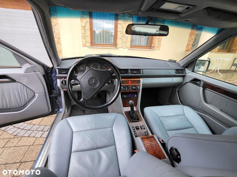 Mercedes-Benz Klasa E 200 T - 9