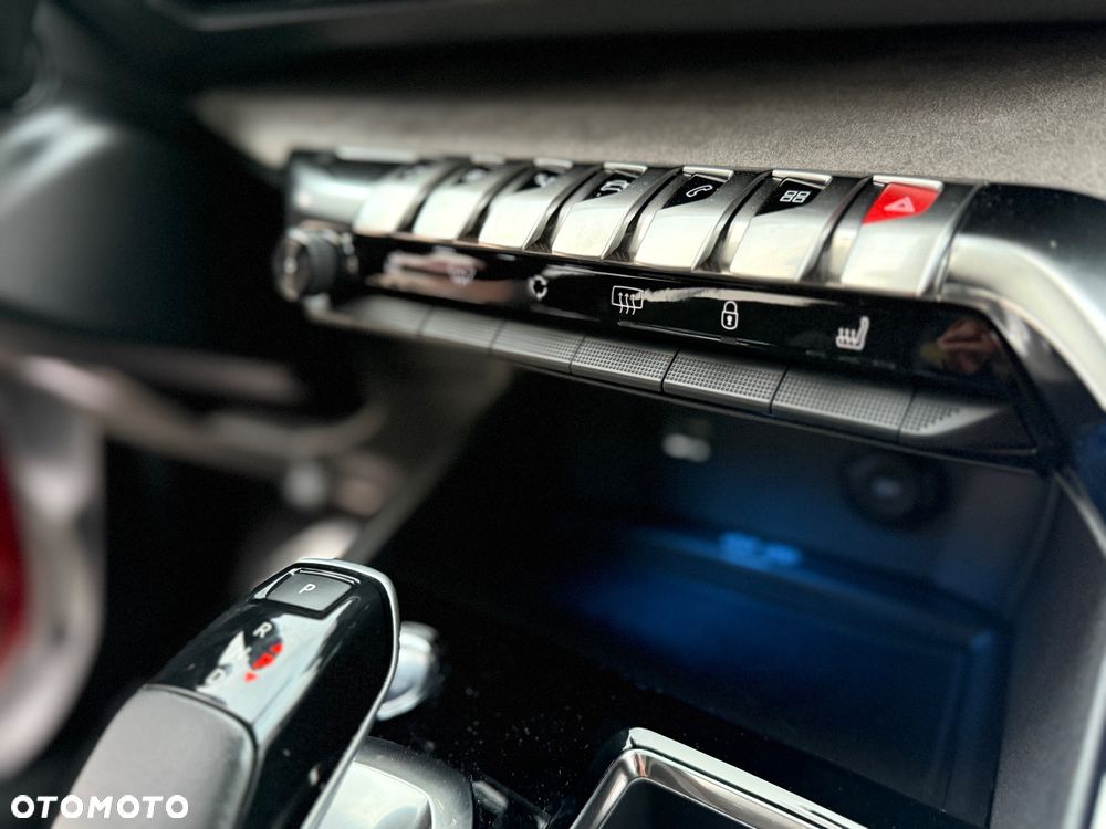 Peugeot 3008 PureTech 130 Stop & Start GPF EAT8 GT - 24