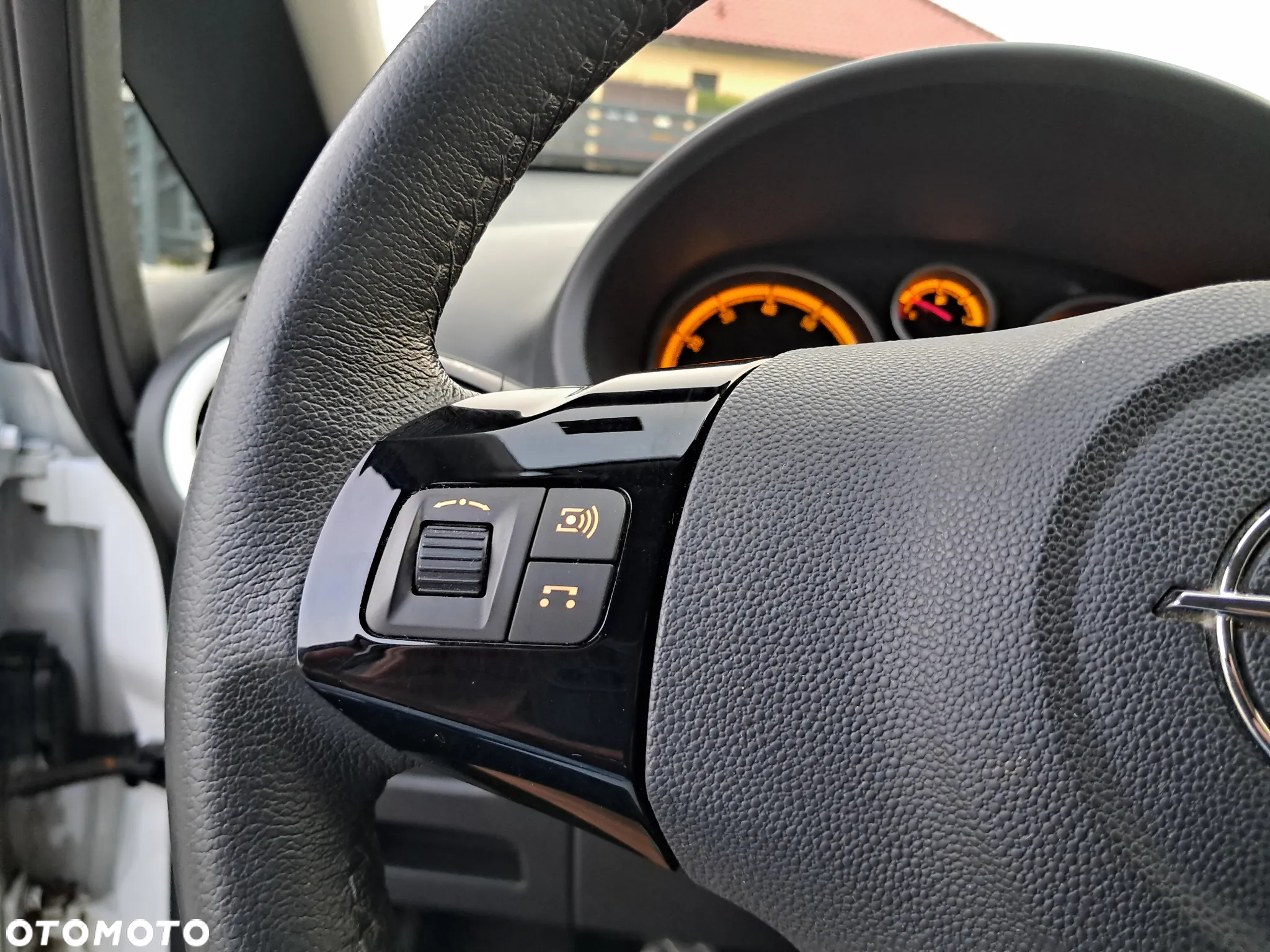 Opel Corsa 1.2 16V Cosmo - 34
