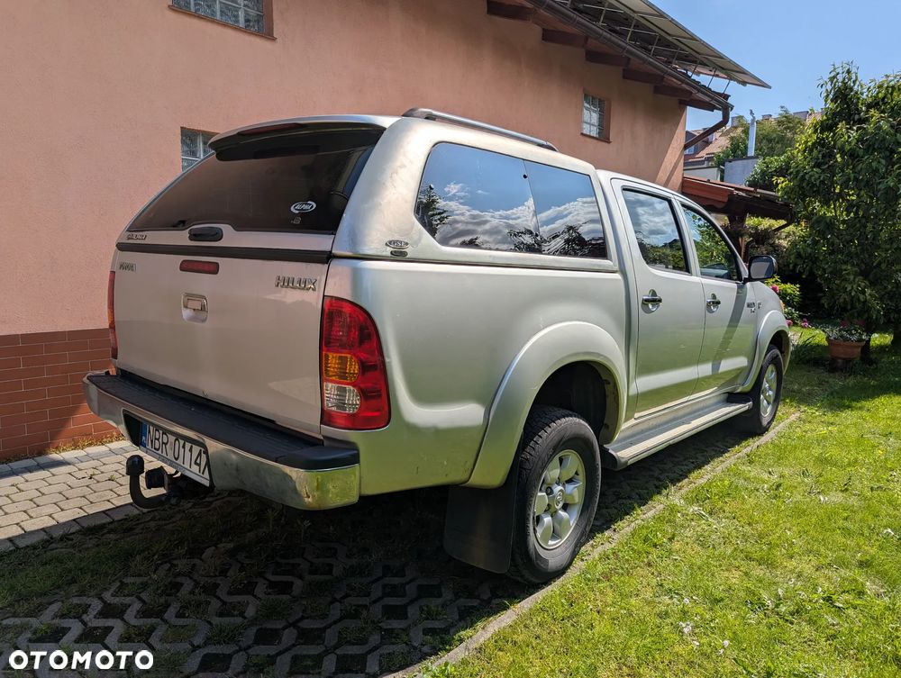 Toyota Hilux 2.5 D-4D SR5 - 5