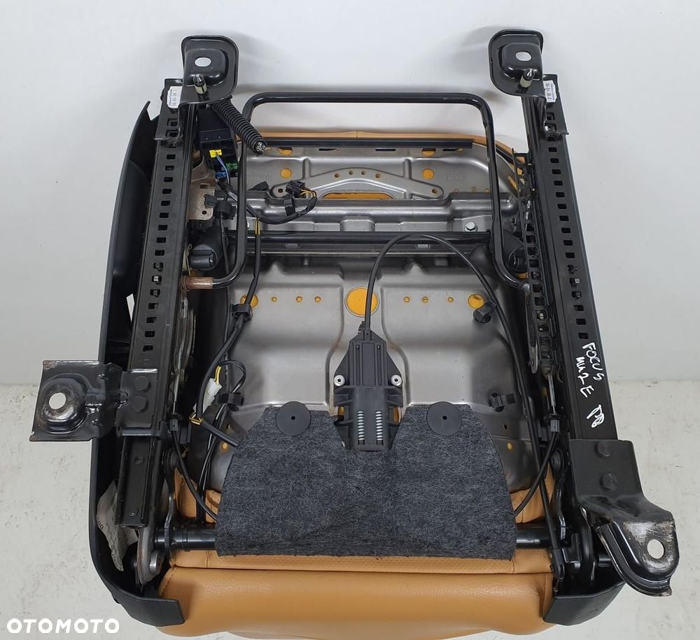 FOTEL PRAWY PRZÓD PASAŻERA SKÓRA FORD FOCUS MK2 - 7
