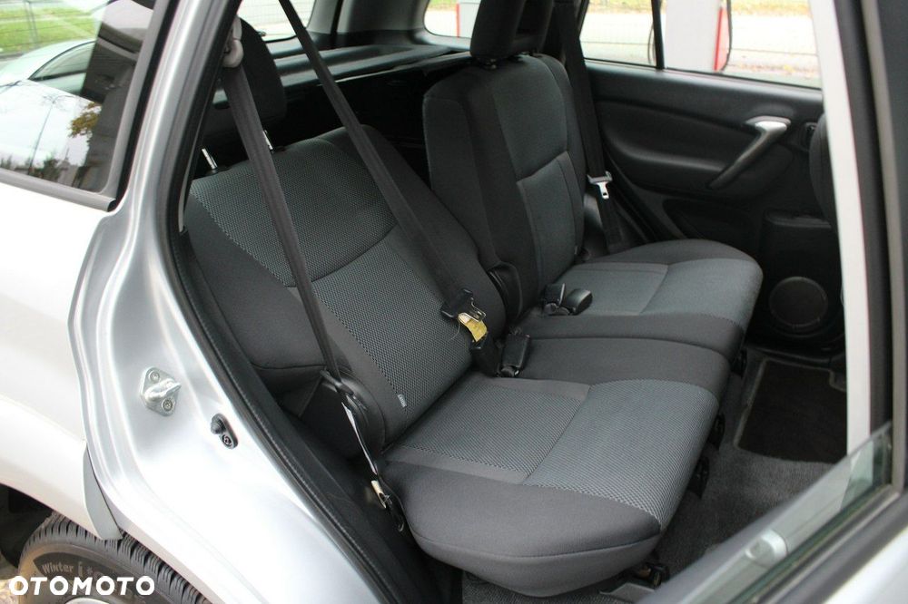 Toyota RAV4 2.0 VVT-i 4x4 - 12