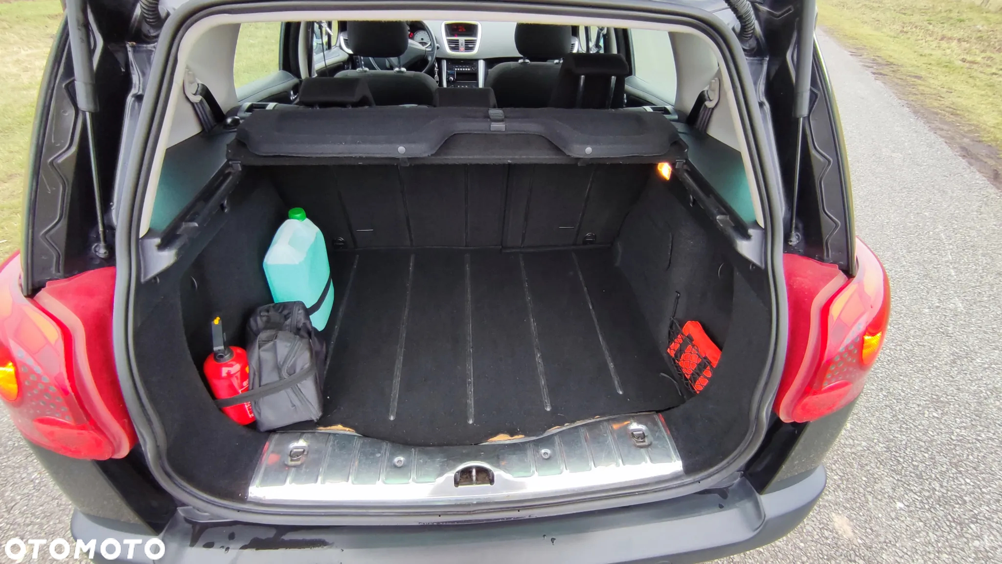 Peugeot 207 1.6 HDi Trendy - 24
