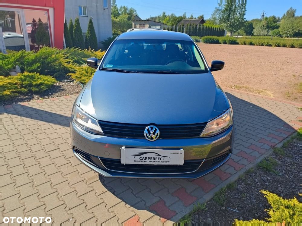 Volkswagen Jetta - 8
