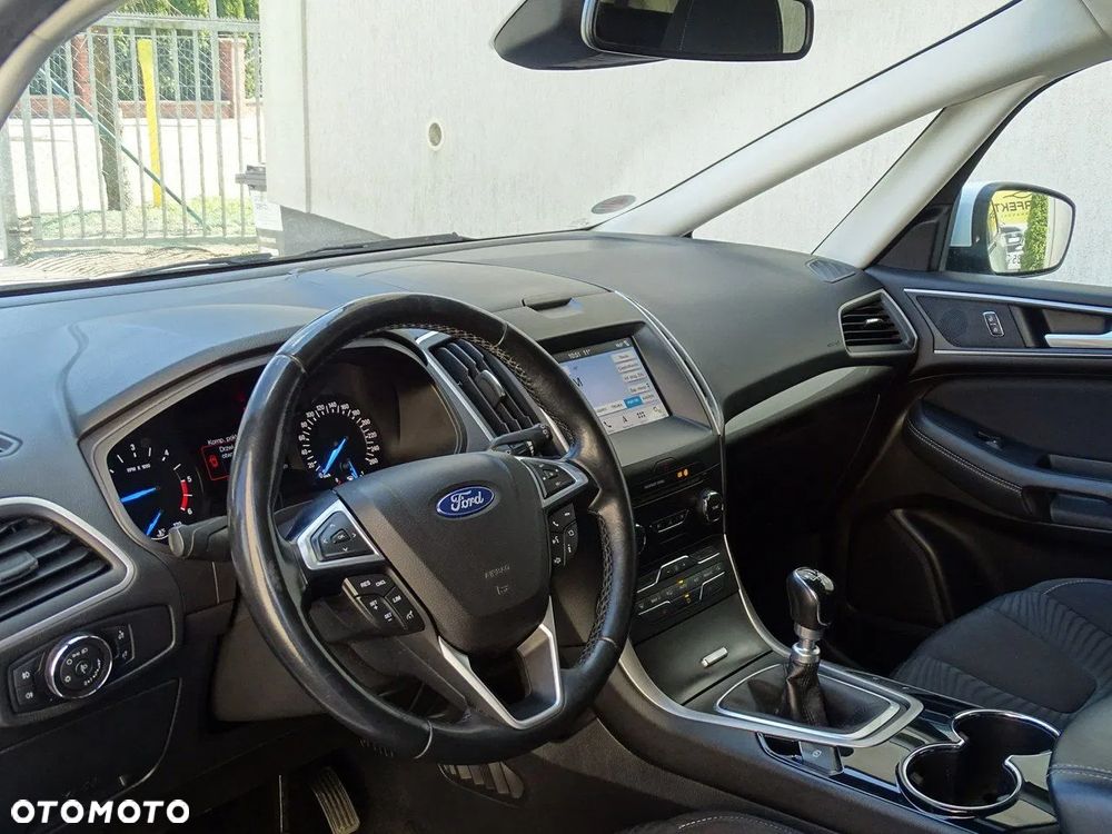 Ford S-Max - 16