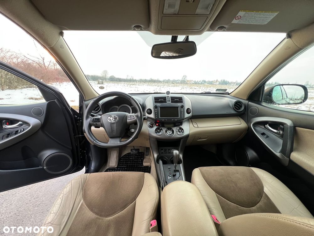 Toyota RAV4 - 17