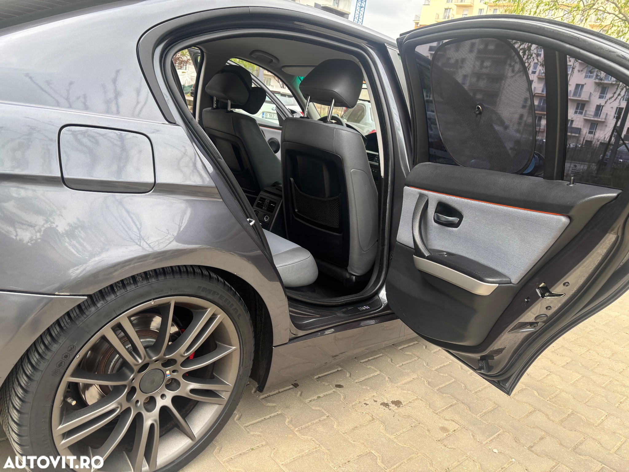BMW Seria 3 318d Touring - 13