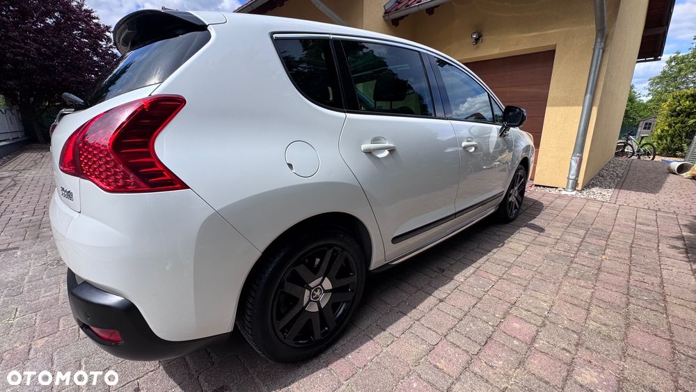Peugeot 3008 Hybrid4 - 8