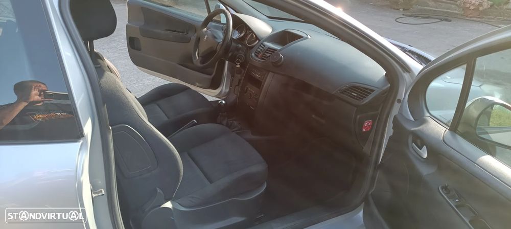 Peugeot 207 - 9