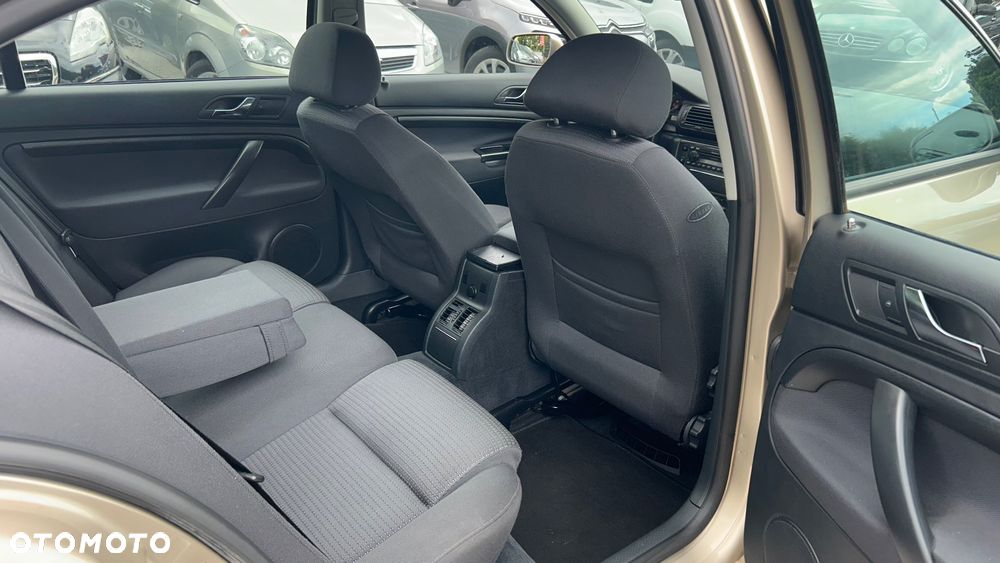 Skoda Superb 2.0 Comfort - 15