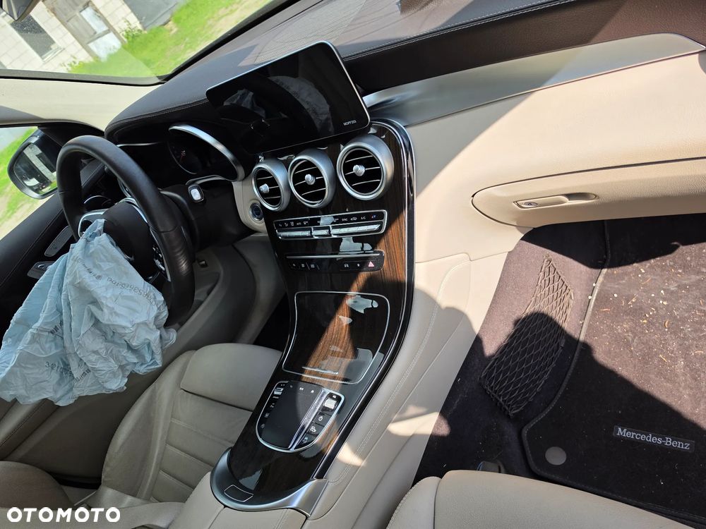 Mercedes-Benz GLC 220 d 4Matic 9G-TRONIC - 12