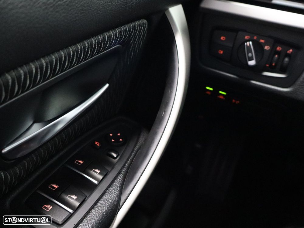 BMW 320 d Advantage Auto - 19