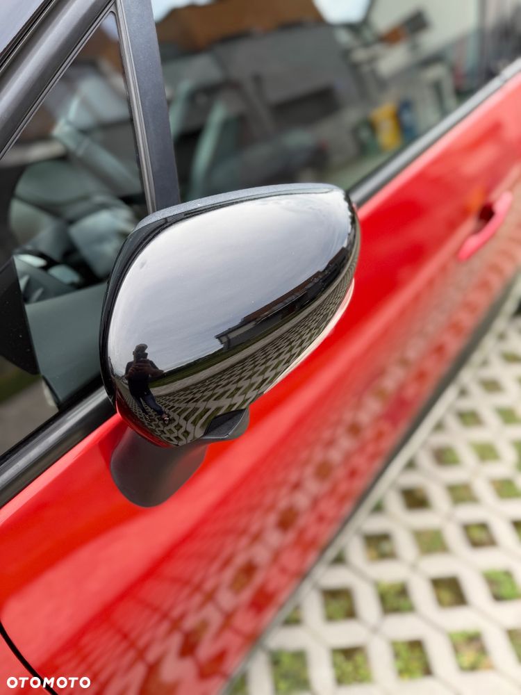 Renault Captur 1.2 TCe Helly Hansen EDC - 32