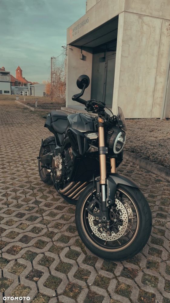 Honda CB - 1