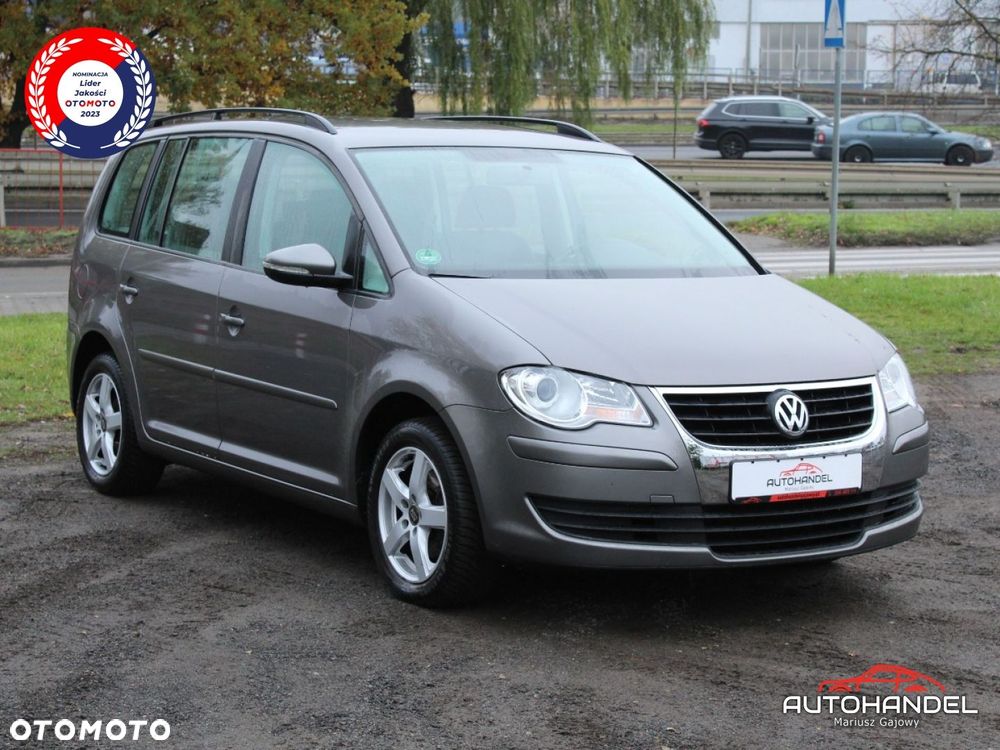 Volkswagen Touran - 1