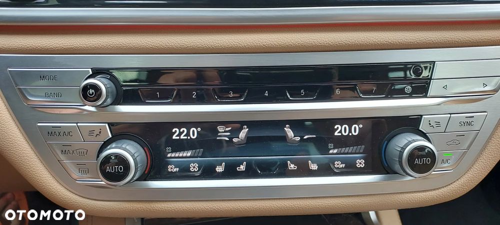 BMW Seria 7 750Li xDrive - 22